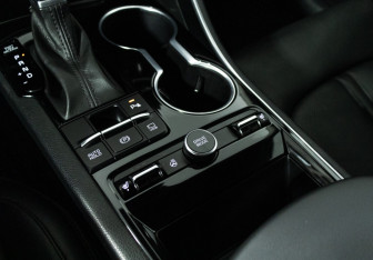 Подержанный автомобиль Kia K5 2021 года (21 фото)