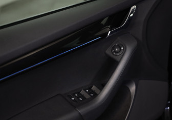 Подержанный автомобиль Skoda Octavia Liftback 2018 года (17 фото)