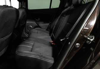 Подержанный автомобиль Renault Megane Hatchback 2014 года (10 фото)