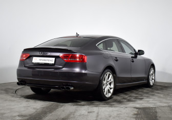 Подержанный автомобиль Audi A5 Liftback 2009 года (5 фото)