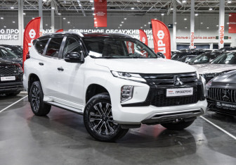 Подержанный автомобиль Mitsubishi Montero Sport 2022 года (7 фото)