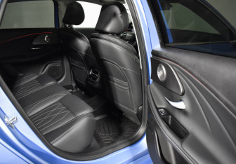 Подержанный автомобиль Chery Arrizo 8 2023 года (12 фото)