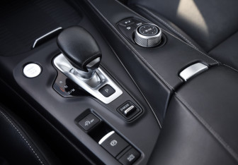 Подержанный автомобиль Infiniti QX50 2018 года (18 фото)