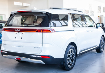 Новый Kia Carnival 2024 (4 фото)