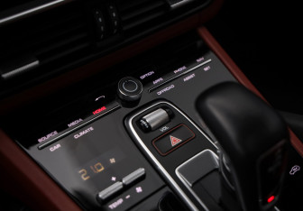 Подержанный автомобиль Porsche Cayenne 2019 года (20 фото)