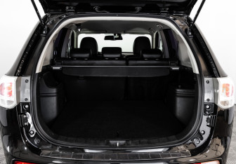 Подержанный автомобиль Mitsubishi Outlander 2014 года (17 фото)