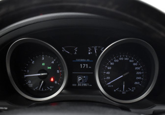 Подержанный автомобиль Toyota Land Cruiser Suv 2013 года (21 фото)