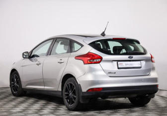Подержанный автомобиль Ford Focus Hatchback 2019 года (7 фото)