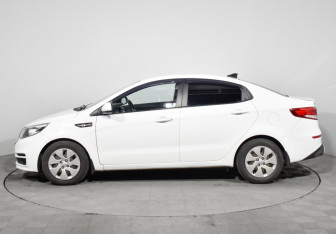 Подержанный автомобиль Kia Rio Sedan 2015 года (8 фото)