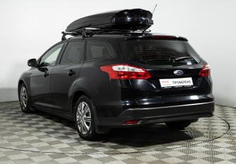 Подержанный автомобиль Ford Focus Wagon 2012 года (7 фото)