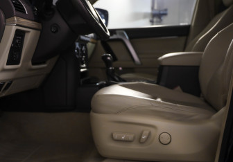 Подержанный автомобиль Toyota Land Cruiser Prado 2018 года (28 фото)