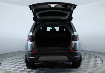 Подержанный автомобиль Land Rover Discovery Sport 2020 года (7 фото)