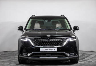 Подержанный автомобиль Kia Carnival 2021 года (2 фото)