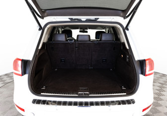 Подержанный автомобиль Volkswagen Touareg 2012 года (28 фото)