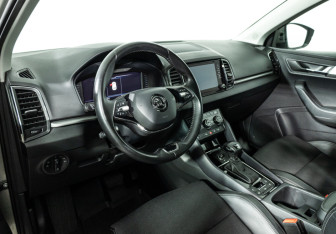 Подержанный автомобиль Skoda Karoq 2020 года (11 фото)