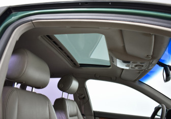 Подержанный автомобиль Audi A4 Sedan 2001 года (12 фото)