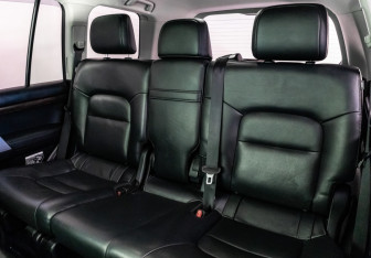 Подержанный автомобиль Toyota Land Cruiser Suv 2016 года (29 фото)