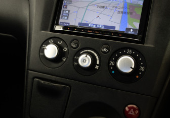 Подержанный автомобиль Mitsubishi Airtrek 2004 года (13 фото)