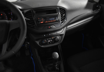 Подержанный автомобиль LADA (ВАЗ) Vesta Sedan 2017 года (17 фото)