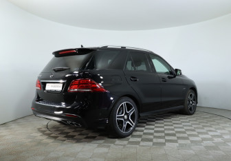Подержанный автомобиль Mercedes-Benz GLE 2016 года (5 фото)