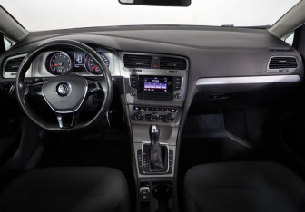 Подержанный автомобиль Volkswagen Golf Hatchback 2014 года (9 фото)