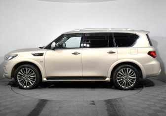 Подержанный автомобиль Infiniti QX80 2019 года (8 фото)