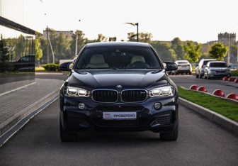 Подержанный автомобиль BMW X6 2017 года (5 фото)
