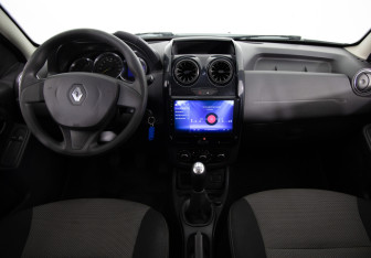 Подержанный автомобиль Renault Duster 2017 года (9 фото)