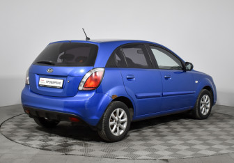 Подержанный автомобиль Kia Rio Hatchback 2010 года (5 фото)