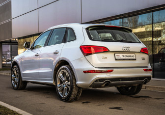 Подержанный автомобиль Audi Q5 2015 года (7 фото)