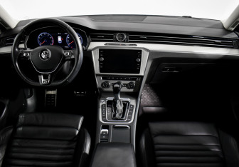 Подержанный автомобиль Volkswagen Passat Wagon 2017 года (14 фото)