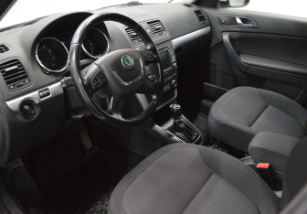 Подержанный автомобиль Skoda Yeti 2013 года (10 фото)