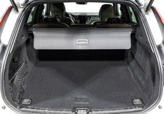 Подержанный автомобиль Volvo XC60 2020 года (15 фото)