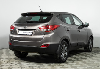 Подержанный автомобиль Hyundai ix35 2014 года (5 фото)