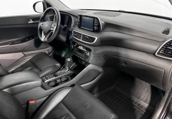 Подержанный автомобиль Hyundai Tucson 2019 года (13 фото)
