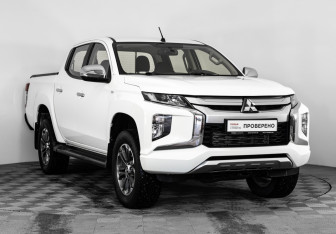 Подержанный автомобиль Mitsubishi L200 2022 года (5 фото)