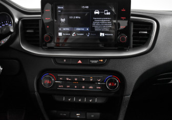 Подержанный автомобиль Kia Ceed Wagon 2020 года (16 фото)