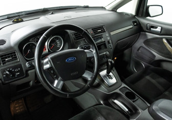 Подержанный автомобиль Ford C-MAX 2008 года (11 фото)