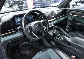 Подержанный автомобиль Geely Monjaro 2024 года (13 фото)