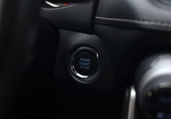 Подержанный автомобиль Toyota RAV4 2022 года (20 фото)