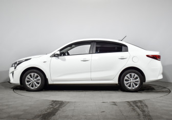 Подержанный автомобиль Kia Rio Sedan 2020 года (8 фото)