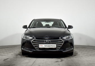 Подержанный автомобиль Hyundai Elantra Sedan 2018 года (2 фото)