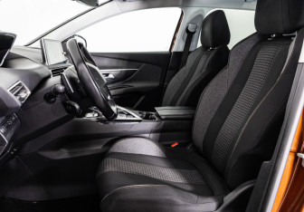 Подержанный автомобиль Peugeot 3008 2017 года (20 фото)