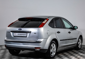 Подержанный автомобиль Ford Focus Hatchback 2007 года (5 фото)
