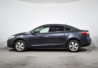 Подержанный автомобиль Renault Fluence 2011 года (8 фото)