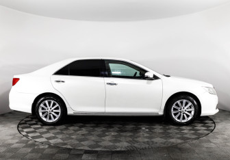 Подержанный автомобиль Toyota Camry Sedan 2014 года (4 фото)