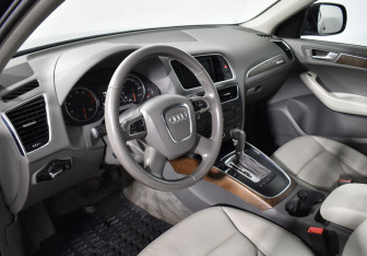 Подержанный автомобиль Audi Q5 2012 года (9 фото)