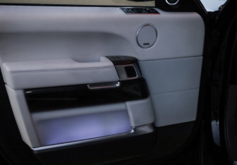 Подержанный автомобиль Land Rover Range Rover 2016 года (24 фото)