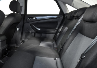 Подержанный автомобиль Ford Mondeo Sedan 2014 года (12 фото)
