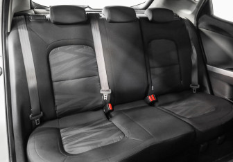 Подержанный автомобиль Kia Ceed Hatchback 2015 года (19 фото)